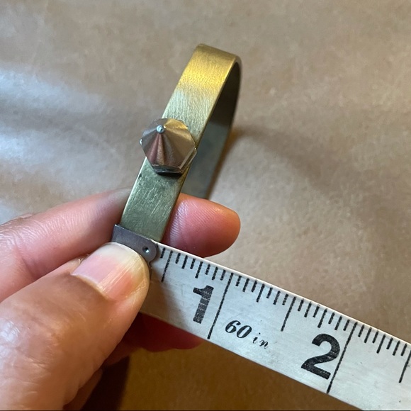 Brass square bangle cuff bracelet - Picture 6 of 7